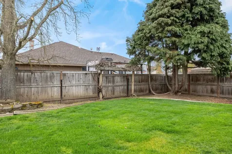 2610 Roberts Road Medford OR 97504