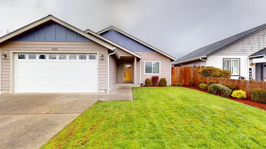 2294 Gayle Way Grants Pass OR 97527