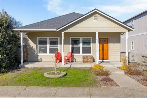 369 Cascade Drive Central Point OR 97502