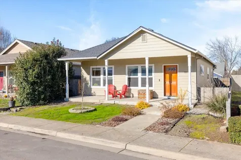 369 Cascade Drive Central Point OR 97502