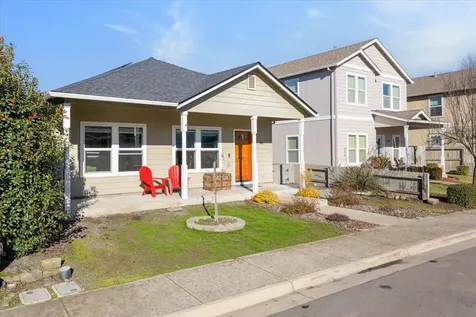 369 Cascade Drive Central Point OR 97502