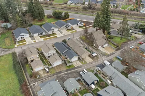 369 Cascade Drive Central Point OR 97502