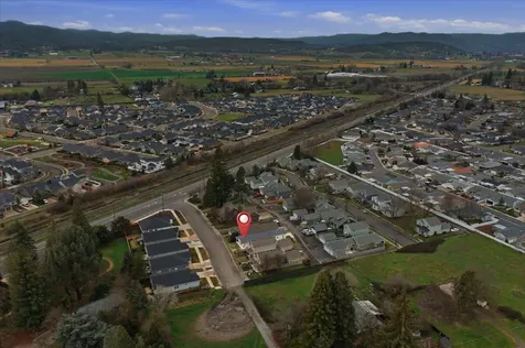 369 Cascade Drive Central Point OR 97502
