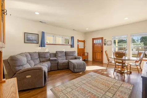 369 Cascade Drive Central Point OR 97502
