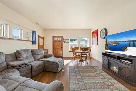 369 Cascade Drive Central Point OR 97502