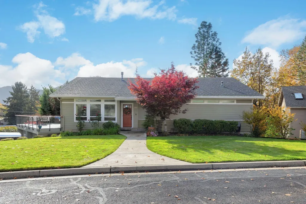 101 Cedar Ridge Terrace Rogue River OR 97537