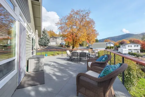 101 Cedar Ridge Terrace Rogue River OR 97537