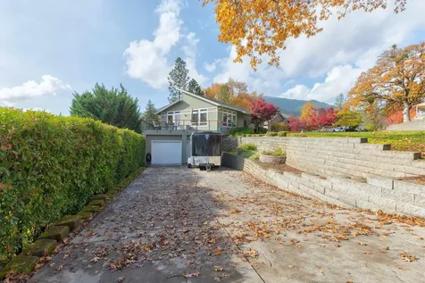 101 Cedar Ridge Terrace Rogue River OR 97537