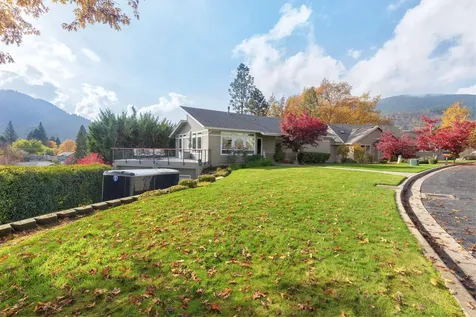 101 Cedar Ridge Terrace Rogue River OR 97537