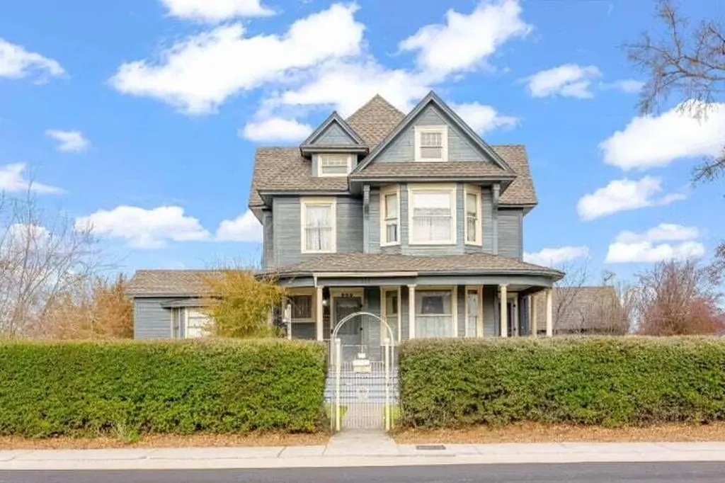 305 W 1st Street Prineville OR 97754