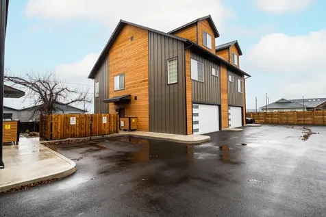 1441 NW 4th Street Redmond OR 97756