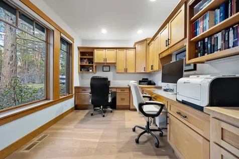 61469 Tam Mcarthur Loop Bend OR 97702