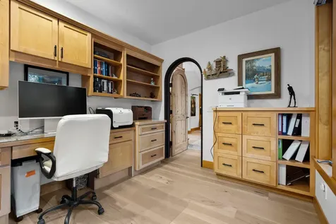 61469 Tam Mcarthur Loop Bend OR 97702
