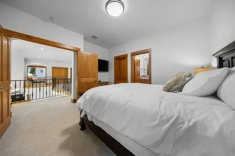 61469 Tam Mcarthur Loop Bend OR 97702