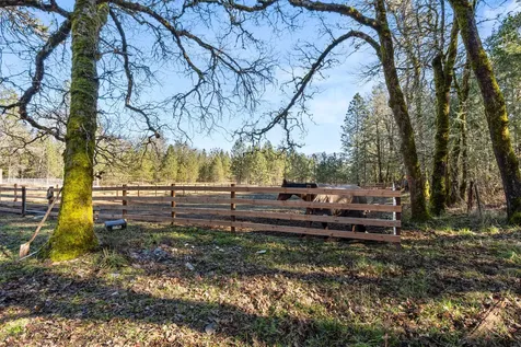 437 Cumberland Drive Grants Pass OR 97527