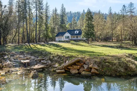 437 Cumberland Drive Grants Pass OR 97527