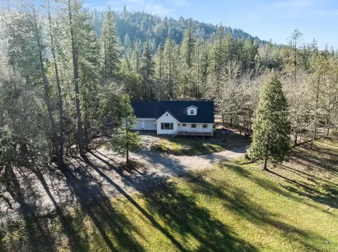 437 Cumberland Drive Grants Pass OR 97527