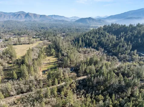 437 Cumberland Drive Grants Pass OR 97527