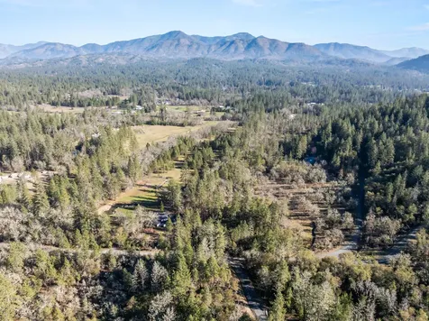 437 Cumberland Drive Grants Pass OR 97527