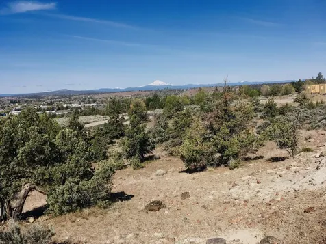 SE Larkspur Drive Madras OR 97741