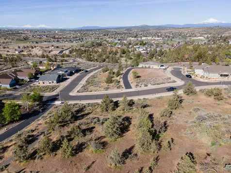 SE Larkspur Drive Madras OR 97741