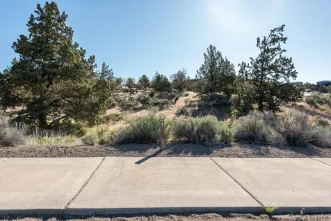 SE Larkspur Drive Madras OR 97741