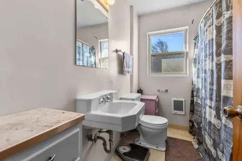 639 NW 8th Street Redmond OR 97756