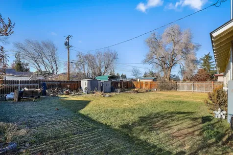 639 NW 8th Street Redmond OR 97756