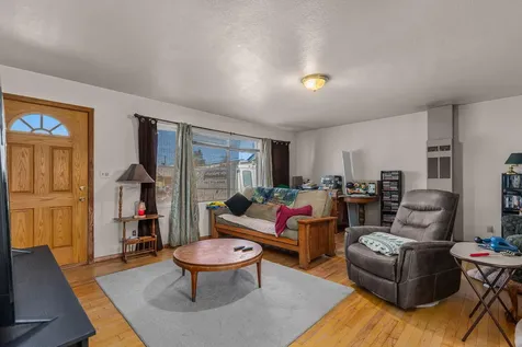 639 NW 8th Street Redmond OR 97756