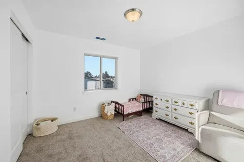 2548 SW Kalama Avenue Redmond OR 97756