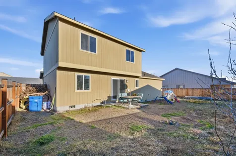 2548 SW Kalama Avenue Redmond OR 97756