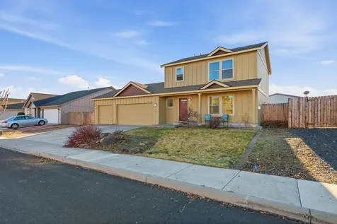 2548 SW Kalama Avenue Redmond OR 97756