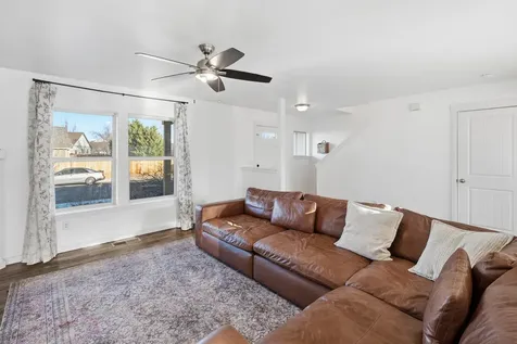 2548 SW Kalama Avenue Redmond OR 97756