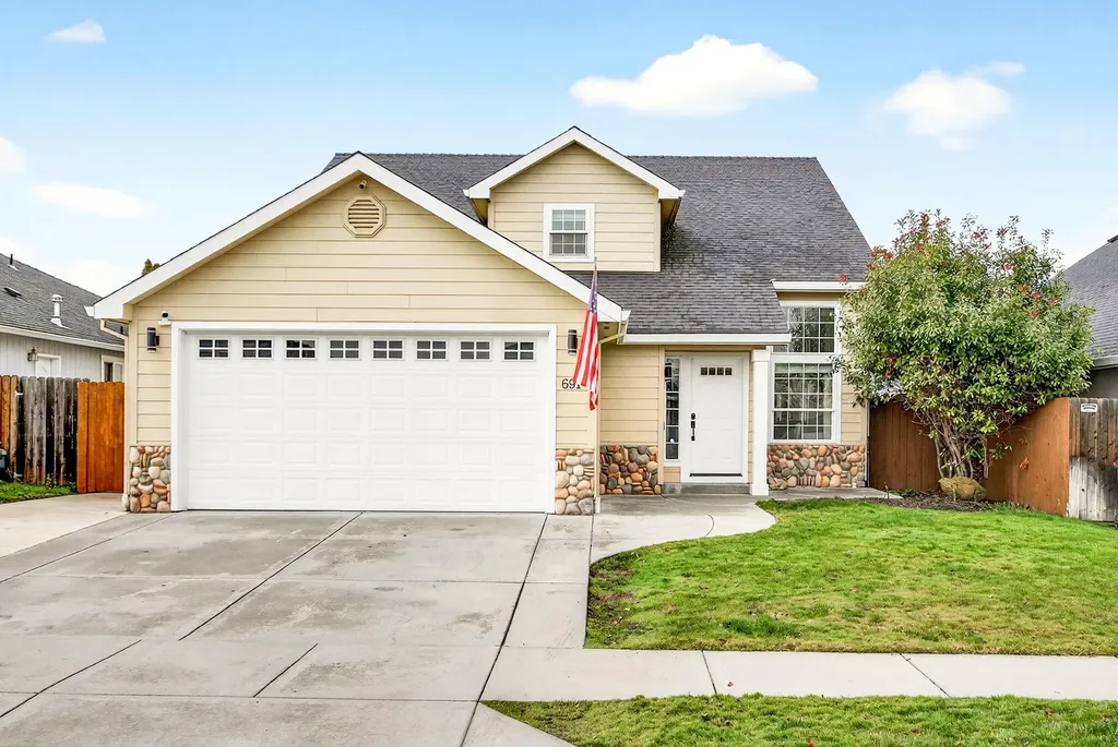 691 Spring Valley Drive Medford OR 97501