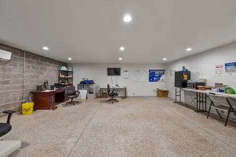 1918 Bobcat Way White City OR 97503