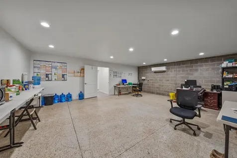 1918 Bobcat Way White City OR 97503