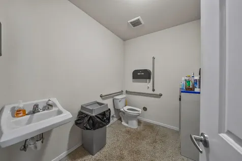 1918 Bobcat Way White City OR 97503