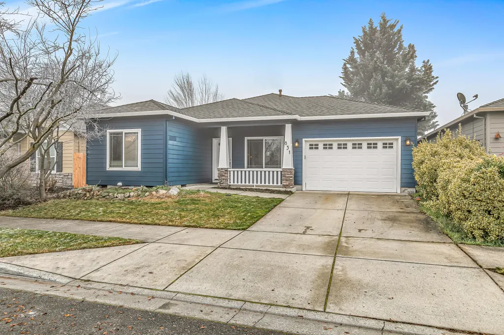 831 Isherwood Drive Central Point OR 97502