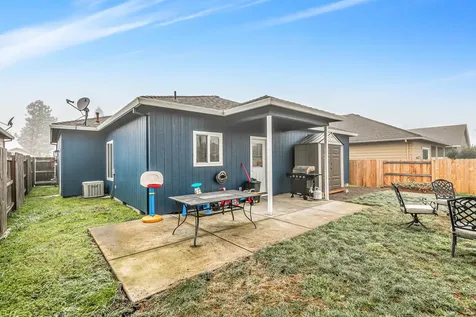 831 Isherwood Drive Central Point OR 97502