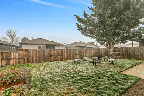 831 Isherwood Drive Central Point OR 97502