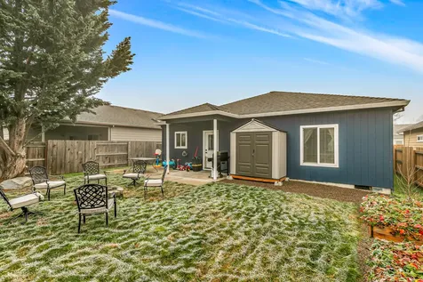 831 Isherwood Drive Central Point OR 97502