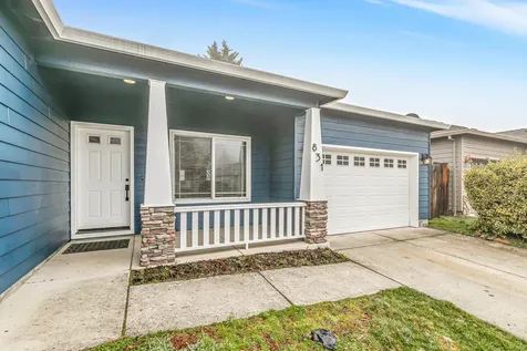 831 Isherwood Drive Central Point OR 97502