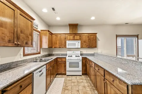 831 Isherwood Drive Central Point OR 97502