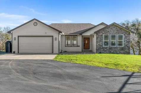 1401 7th Avenue Gold Hill OR 97525