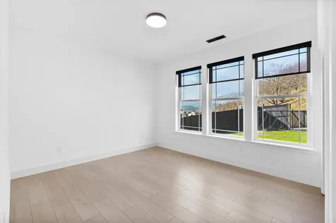 1401 7th Avenue Gold Hill OR 97525