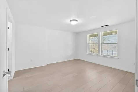 1401 7th Avenue Gold Hill OR 97525
