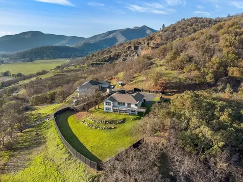 1401 7th Avenue Gold Hill OR 97525