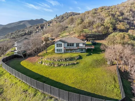 1401 7th Avenue Gold Hill OR 97525