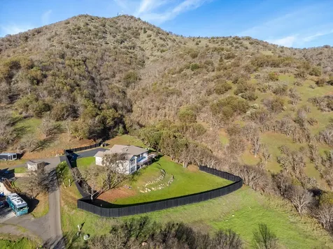 1401 7th Avenue Gold Hill OR 97525