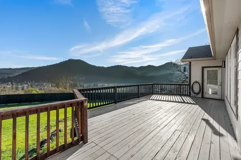 1401 7th Avenue Gold Hill OR 97525